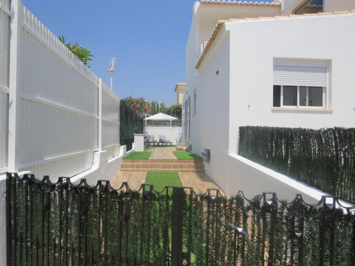 Moradia Geminada V2- Piscina Privada Βίλα Quarteira Εξωτερικό φωτογραφία